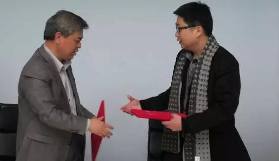 yp街机电子游戏组团学习体验无锡“拈花湾”，，，，，并与MAO签署战略相助，，，，，预示着yp街机电子游戏将在精品地产、工业地产、旅游地产等领域与MAO增强深度相助。。